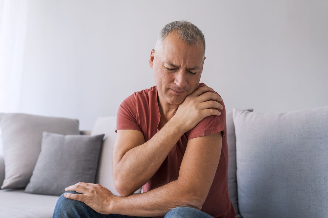 douleur articulaire de l'épaule et son traitement avec le gel Artovitel